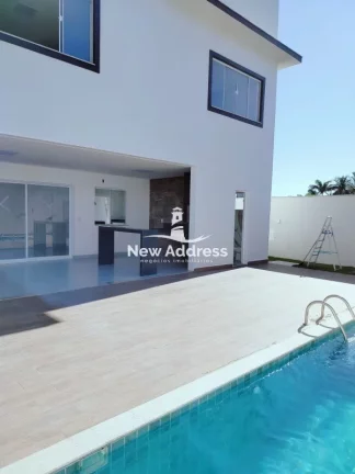 Imagem Casa de alto padrão com 3 suítes e na segunda quadra do mar de Interlagos - Vila Velha