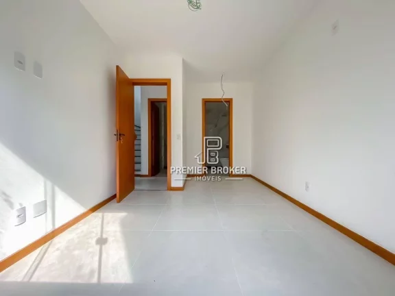 Imagem Casa com 3 dormitórios à venda, 116 m² por R$ 849.000,00 - Golfe - Teresópolis/RJ