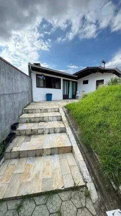 Imagem Casa alto padrão com 5 dormitórios sendo 1 suíte e 3 vagas - Saguaçu | Joinville/SC