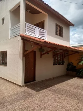 Imagem Sobrado com 3 dormitórios à venda, 180 m² por R$ 695.000,00 - Sítio São José - Suzano/SP