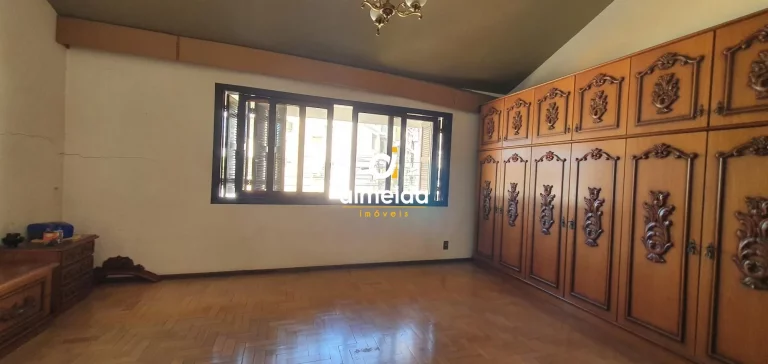 Imagem Casa 4 dormitórios à venda Centro Santa Maria/RS