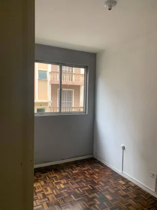 Imagem Apartamento Térreo no Portão com 3 Quartos - R$350 mil