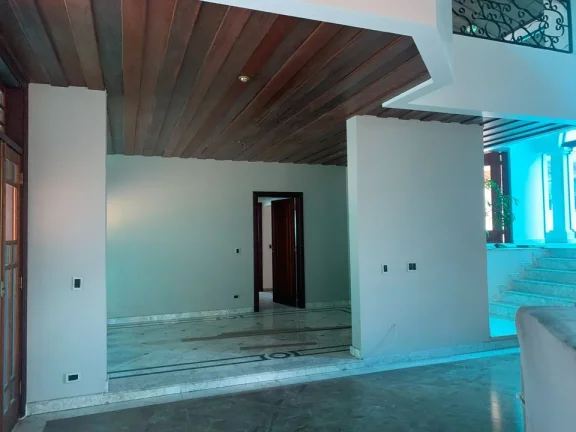 Imagem Casa no TAMBORÉ - 750m²