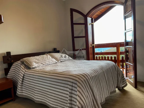 Imagem Apartamento à venda em Campos do Jordão - Com 03 dormitórios