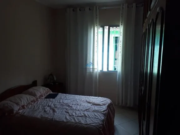 Imagem Casa à Venda no Centro de Carapicuíba com Terreno 600m²