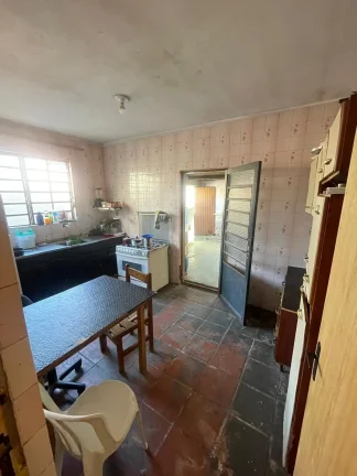 Imagem Imperdível Casa à Venda em Sorocaba-SP, Bairro Cajuru do Sul: 3 Quartos, 1 Suíte, 3 Salas, 2 Banheiros, 2 Vagas, 180,49 m².