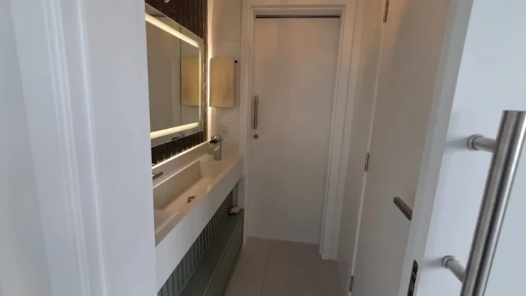 Imagem ALUGUEL TEMPORADA de Apartamento mobiliado com 3 dormitórios sendo 1 suíte e 2 Demi-suíte no Bairro Gravatá-Navegantes-SC