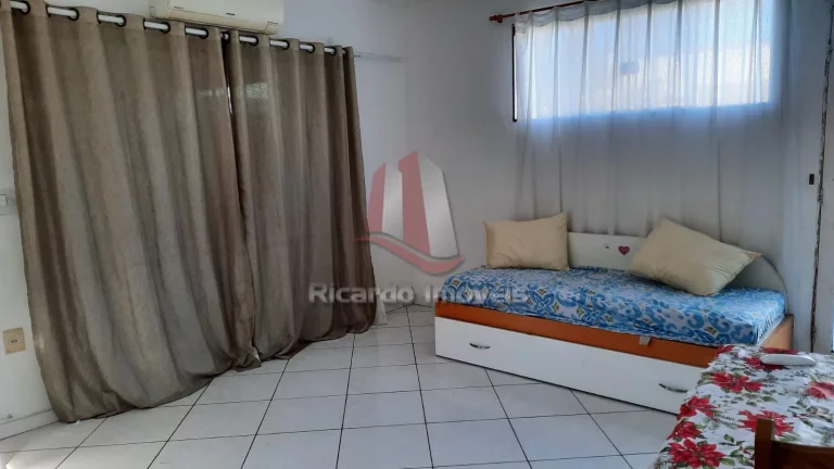 Imagem Casa Triplex c/ 3 Quartos ... Vaga de Estacionamento.