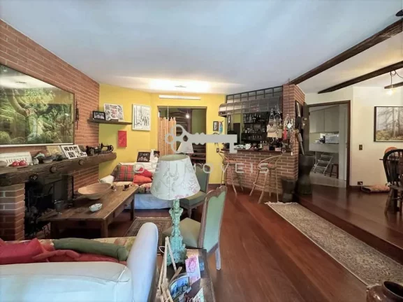 Imagem Grande casa na Fazendinha Granja Viana com 4 dorms/1suíte, piscina, gourmet