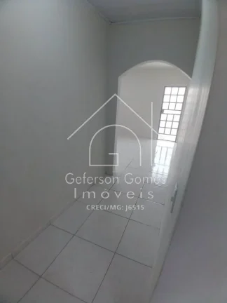 Imagem Casa à Venda - Com 2 pavimentos - Centro - Mantena - MG