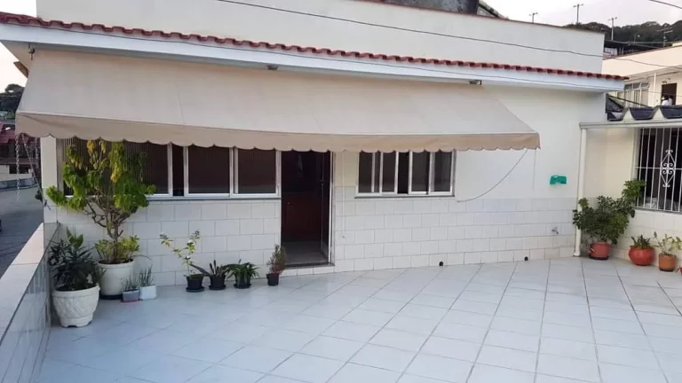 Imagem CASA COM 3 QUARTOS, SUITE, LOJA, SAUNA. NOVA FRIBURGO.