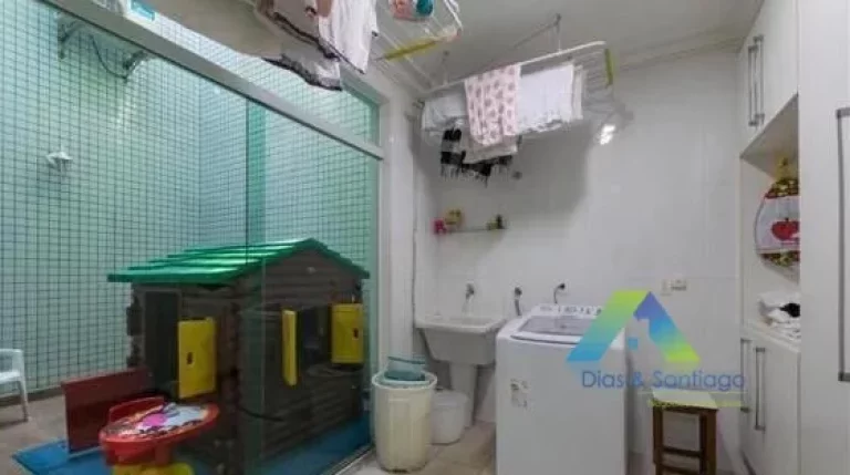 Imagem Casa em condomínio 380 metros, 3 dormitórios, 3 suítes, 3 vagas com excelente localização e valor !!!