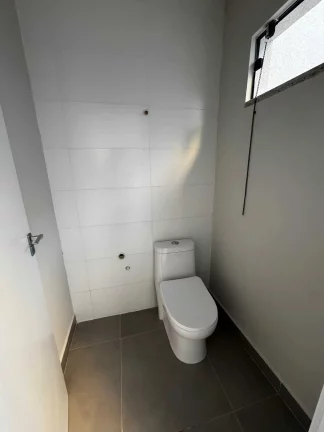 Imagem Sobrado com 3 suítes e 2 vagas de garagem no Dom Bosco em Itajaí