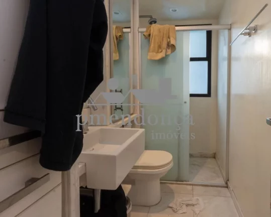 Imagem Apartamento a venda em Higienópolis, amplo e iluminado com 122 m² de área útil.