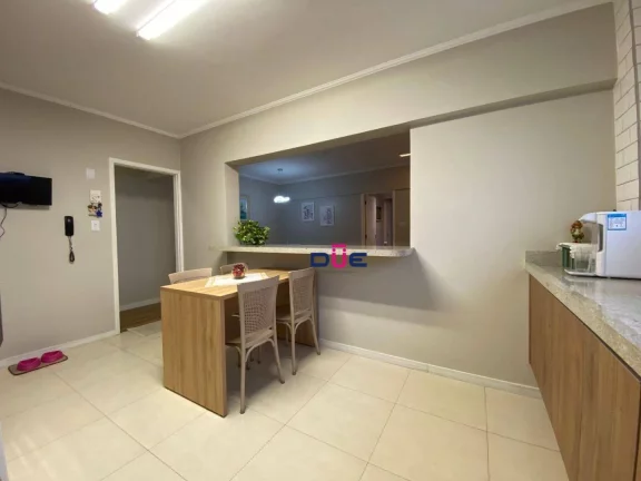 Imagem Amplo apartamento no Embaré com 2 dormitórios, suíte, dependência completa e 1 vaga demarcada