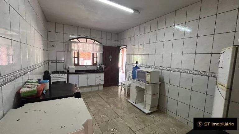 Imagem Chácara à venda em Atibaia c/ 4 dormitórios - 1.368m² por R$935.000!