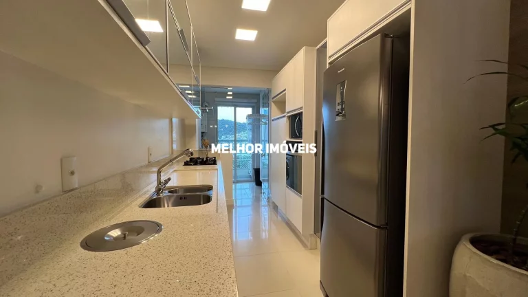 Imagem Apartamento á venda no Pioneiros com 4 dormitórios e 3 vagas de garagem localizado em Balneário Camboriú.