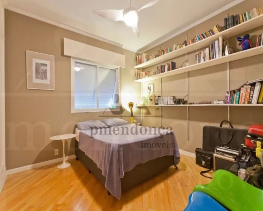 Imagem Apartamento com living para 3 ambientes, 3 dormitórios sendo 1 suíte com closet, banheiro e cozinh...