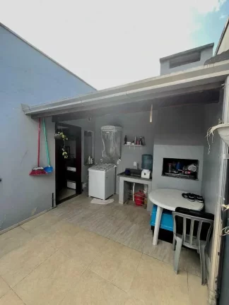 Imagem Casa geminada de 2 quartos no bairro Espinheiros, em Itajaí/SC