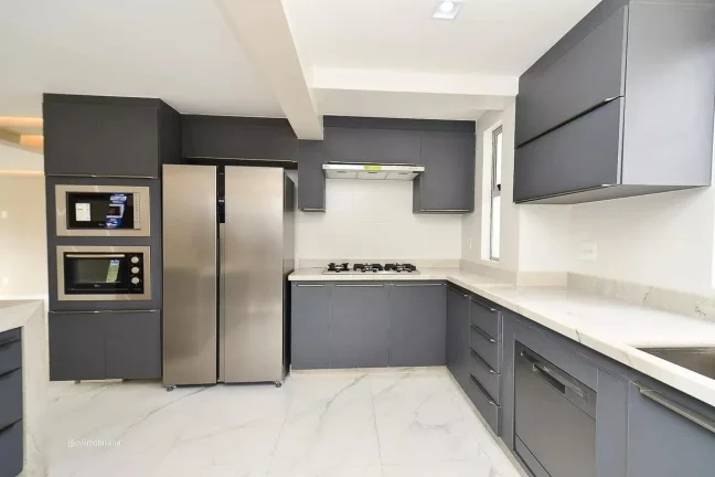Imagem Localizado na charmosa região da Savassi, em Belo Horizonte, este apartamento é uma excelente esco...