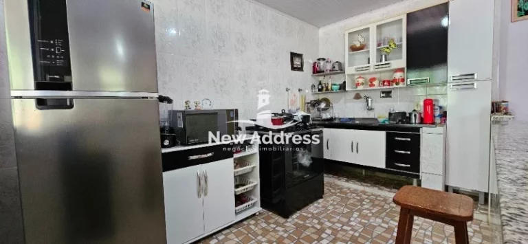 Imagem Sítio com 20.000m² e Casa Charmosa de 140m², 2 Quartos, 2 Tanques de Peixe e Área de Plantação Extensa. Ideal para quem busca tranquilidade e produtividade.
