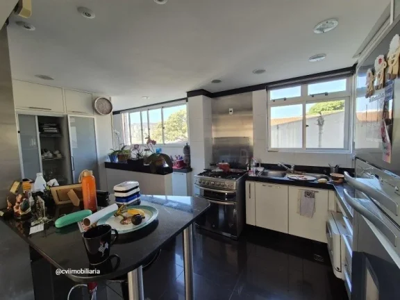 Imagem Descubra o conforto de viver em um espaçoso apartamento de 126m², localizado no charmoso bairro Co...
