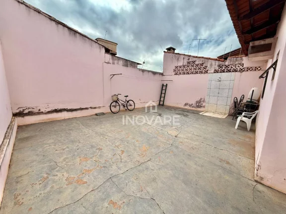 Imagem Casa com 3 dormitórios à venda, 103 m² por R$ 320.000,00 - Jardim Leonora - Itumbiara/GO