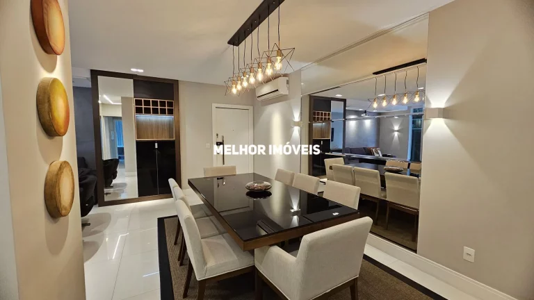 Imagem Apartamento à venda no Ed. Chateau de Versailles no Centro de Balneário Camboriú