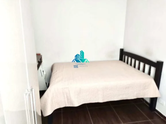 Imagem Sobrado em Condomínio com 3 Vagas — Espaço e Conforto para Sua Família!