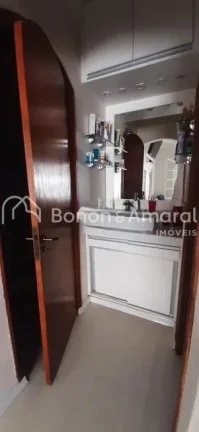 Imagem Excelente casa à venda, com 230m² de área construída no Parque Taquaral, em Campinas. Contendo 3...