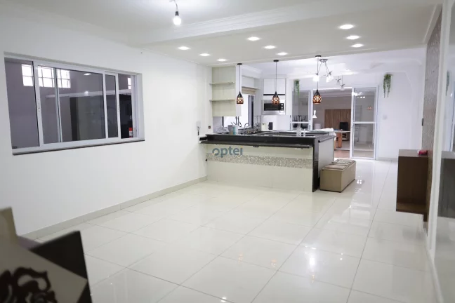 Imagem Sobrado com 3 suítes e 4 vagas - Santo André