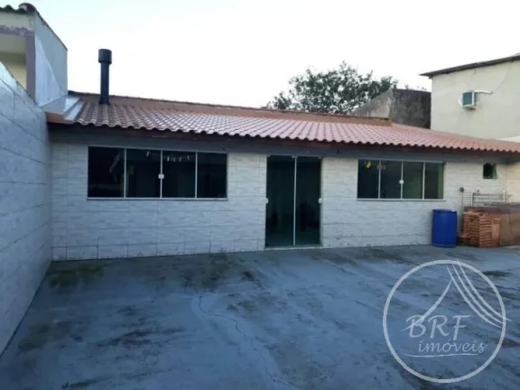 Imagem Vendo casa em Serraria São José SC de três dormitórios, sala e cozinha mais edícula