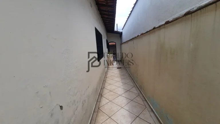 Imagem Casa com 2 Dormitórios sendo 1 suíte no bairro Canto do Forte - Praia Grande
