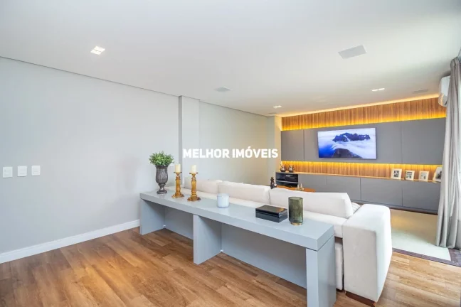 Imagem Cobertura Duplex com 4 Suítes á venda no centro de Balneário Camboriú.