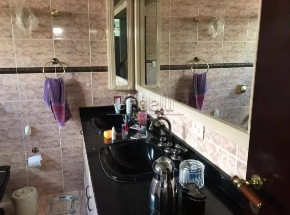 Imagem Sobrado residencial de alto padrão com 408 metros quadrados de área útil em terreno de 477 metros...