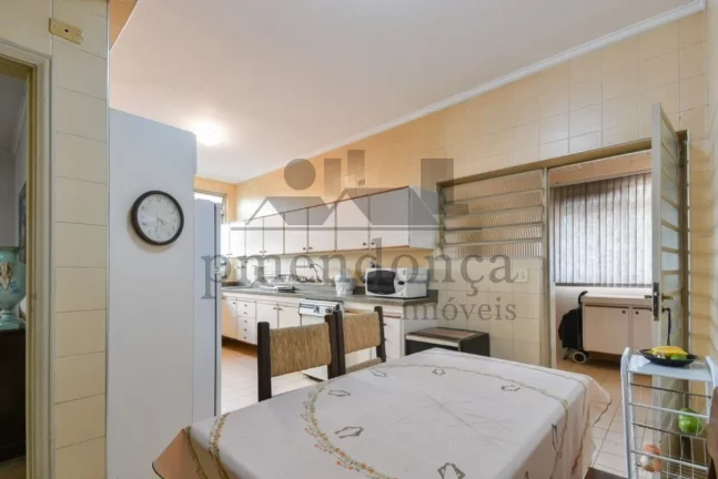 Imagem Apartamento no Jardim Paulista com 239m², 3 quartos (1 suíte) e 1 vaga.