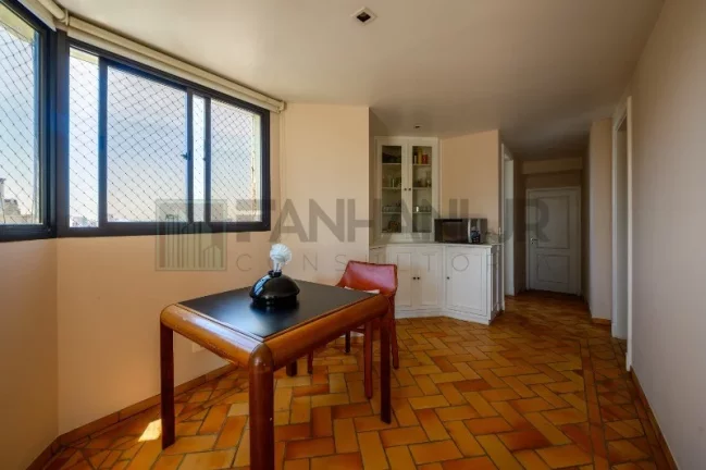 Imagem Cobertura Duplex de tirar o fôlego com vista 360º para os Jardins, oferecendo uma combinação perfeita de privacidade, conforto e sofisticação. No pis