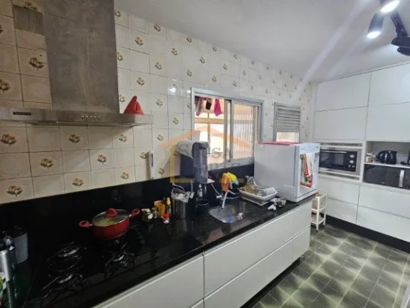 Imagem Apartamento 96m², 3 dormitórios, sendo 1 suite, ampla sala 2 ambientes, banheiro social, dependên...