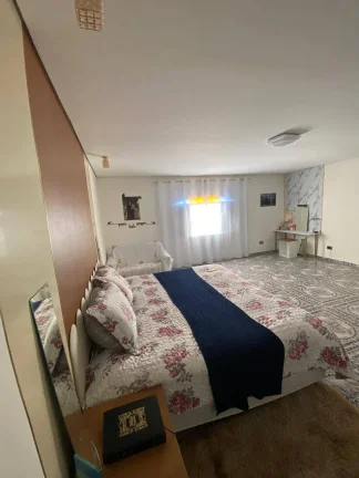 Imagem Sobrado com Design Funcional e Espaços Bem Distribuídos – Jardim Eliane