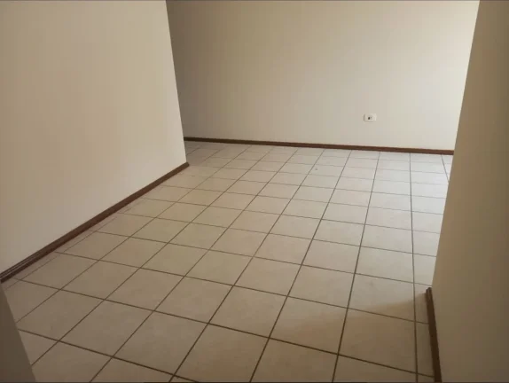 Imagem Apartamento bairro Alto ótima localização com elevador!2 - Dormitórios (1st) ambos com armários...