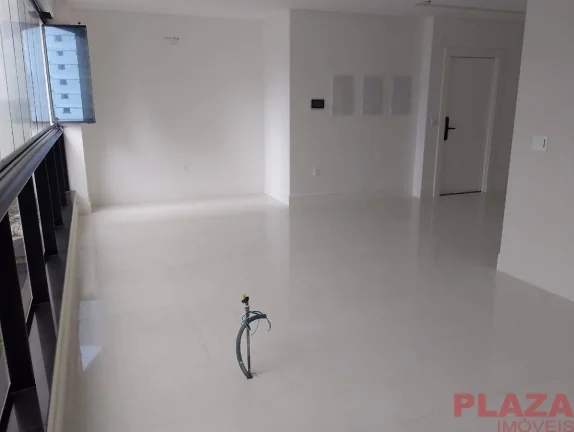 Imagem ️ Apartamento Alto Padrão – 3 Suítes | 2 Vagas | Vista Lateral para o Mar | 100m da Praia | Porto Belo