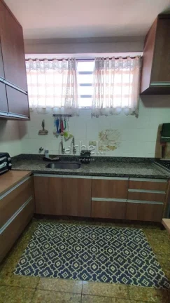 Imagem Sobrado com 166 metros quadrados, 3 dormitórios sendo 1 suíte e todos os dormitórios com armário...