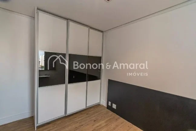 Imagem Amplo imóvel com 2 suítes e 2 banheiros à venda. Oferece conforto e comodidade em um condomínio ...