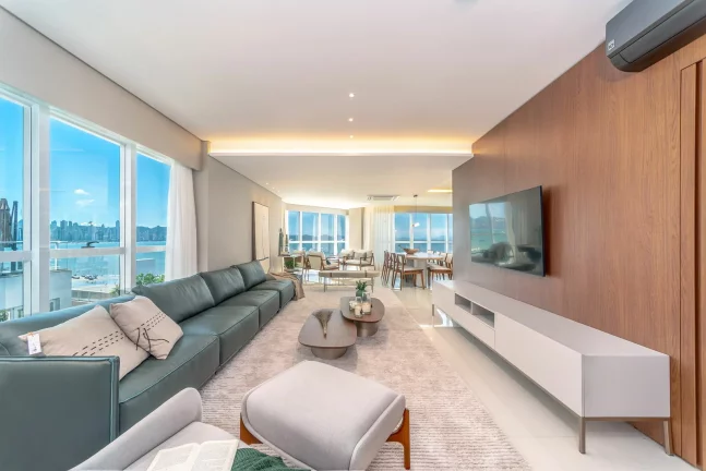 Imagem Apartamento com 4 dormitórios à venda sendo 4 suítes, 237 m² por - R$ 13.100.000,00 - Centro - Bal. Camboriú/SC