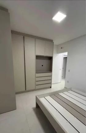 Imagem Casa recém-construída com 2 suítes, 2 vagas e sala comercial – Morretes, Itapema