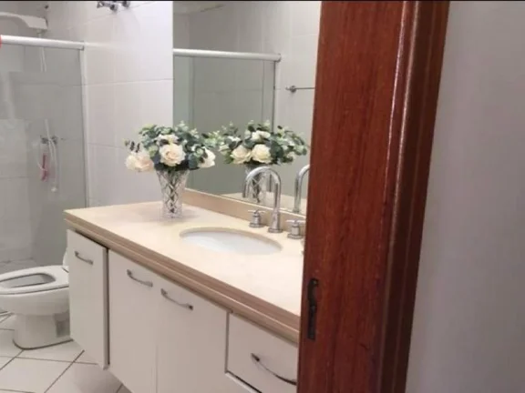 Imagem Oportunidade de ótimo negócio na área central... Barracão comercial em ótima localização com ...