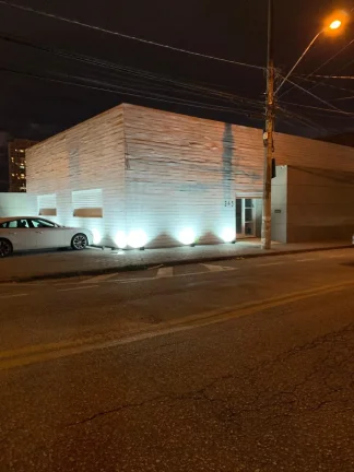Imagem Galpão Comercial à Venda ou Locação em Sorocaba-SP: 4 Salas, 4 Banheiros, 10 Vagas de Garagem, 303m² no Jardim Pires de Mello.