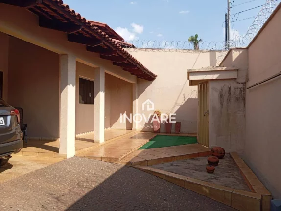 Imagem Casa com 3 dormitórios à venda, 240 m² por R$ 750.000,00 - Residencial Jardim Primavera - Itumbiara/GO