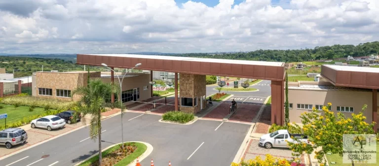 Imagem Lote em Condomínio Fechado para Venda em Senador Canedo, Jardins Bolonha