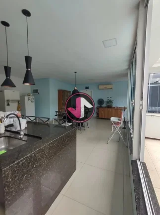 Imagem BELÍSSIMO SOBRADO RECÉM REFORMADO COM ACABAMENTO DE PRIMEIRA Este sobrado é uma verdadeira obra-p...